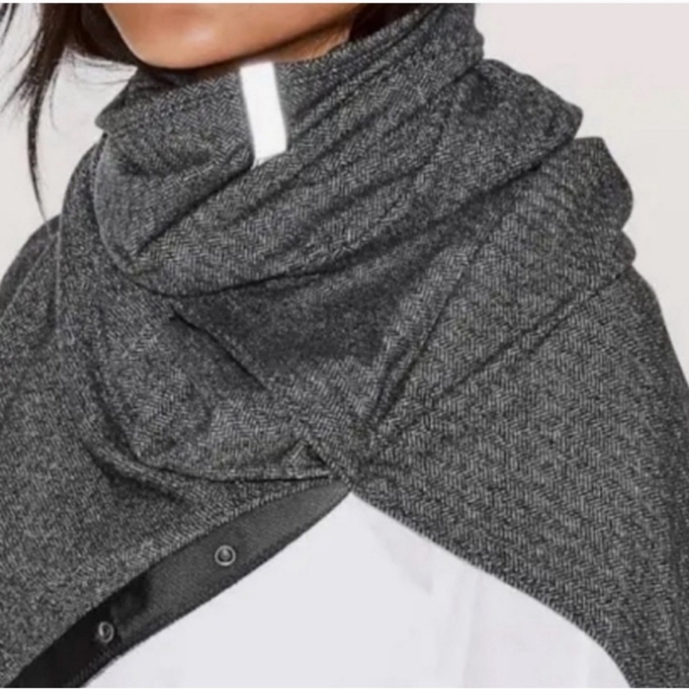 Lululemon Vinyasa Gray Scarf Wrap